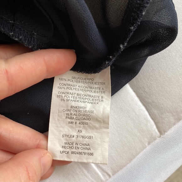 FINAL SALE Sheer Detailed collared top - Picture 6 of 6